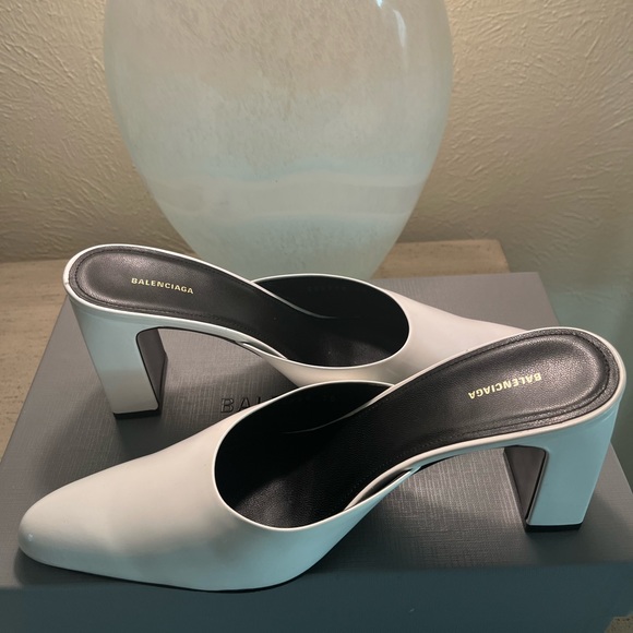 BALENCIAGA 80 MM OPTIC WHITE HEELED MULES, CALF LEATHER, made Italy - Picture 6 of 16